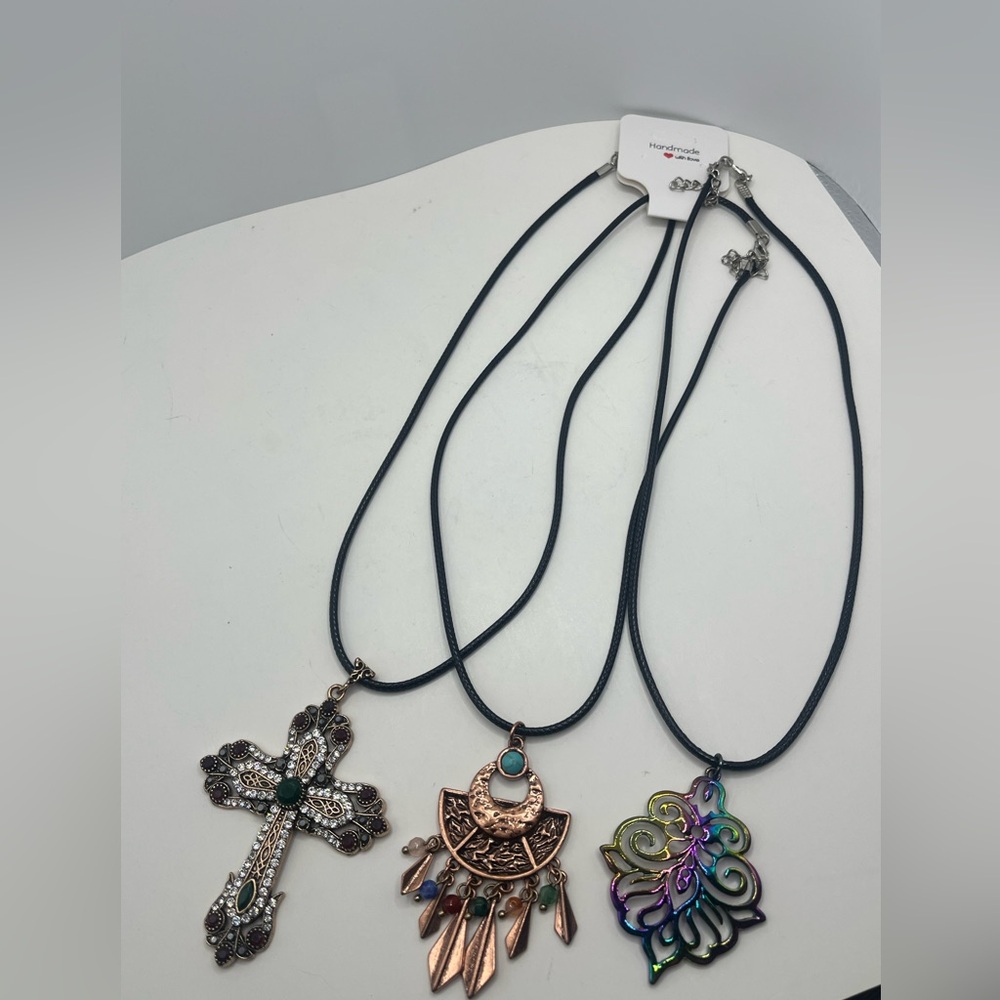 Handmade Elegant Multicolor Pendant Necklace Set 3 pieces